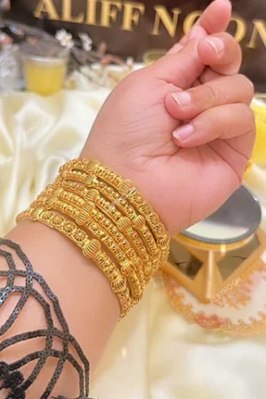 Traditional Gold Bangles Set
